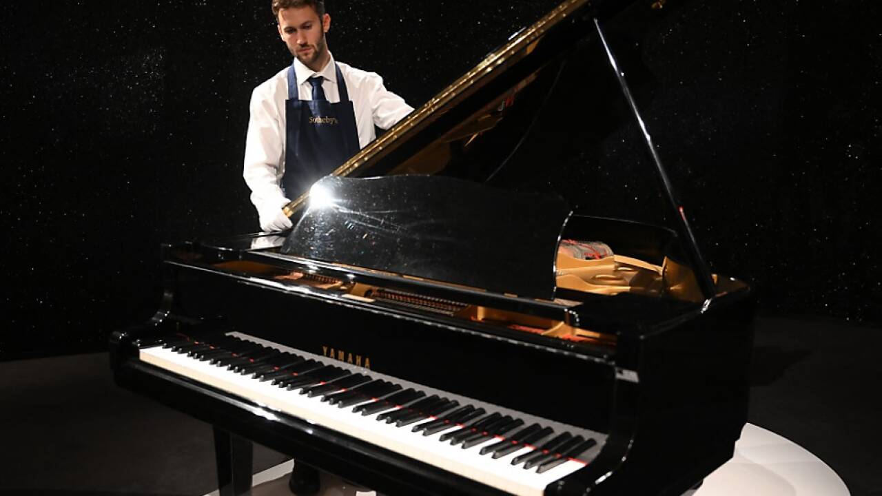 Freddie Mercury's estate auctioned off for £40m Archyde