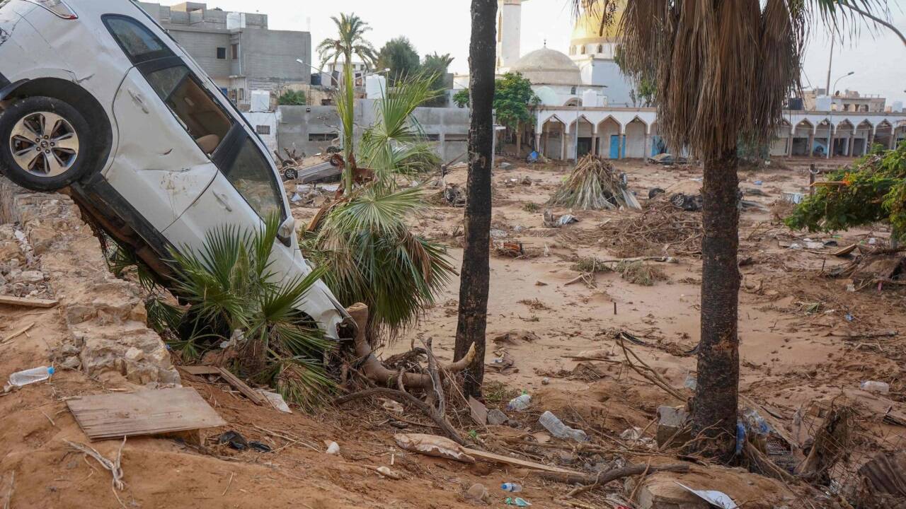 Suche nach Überlebenden in Derna 