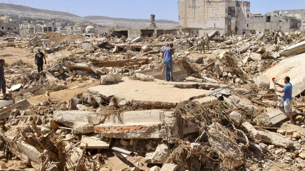 Suche nach Überlebenden in Derna 