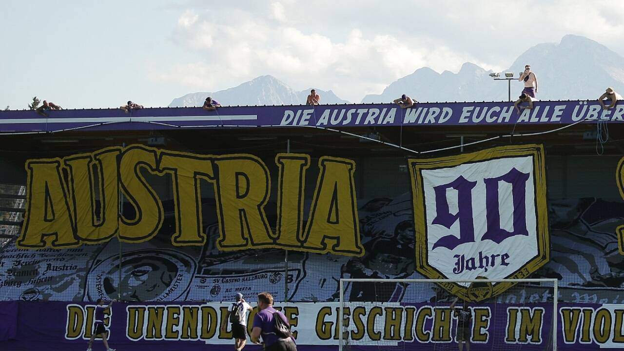 Die Austria-Fans feierten den 90. Geburtstag ihres Clubs am Samstag ausgelassen. Die Austria-Fans feierten den 90. Geburtstag ihres Clubs am Samstag ausgelassen.