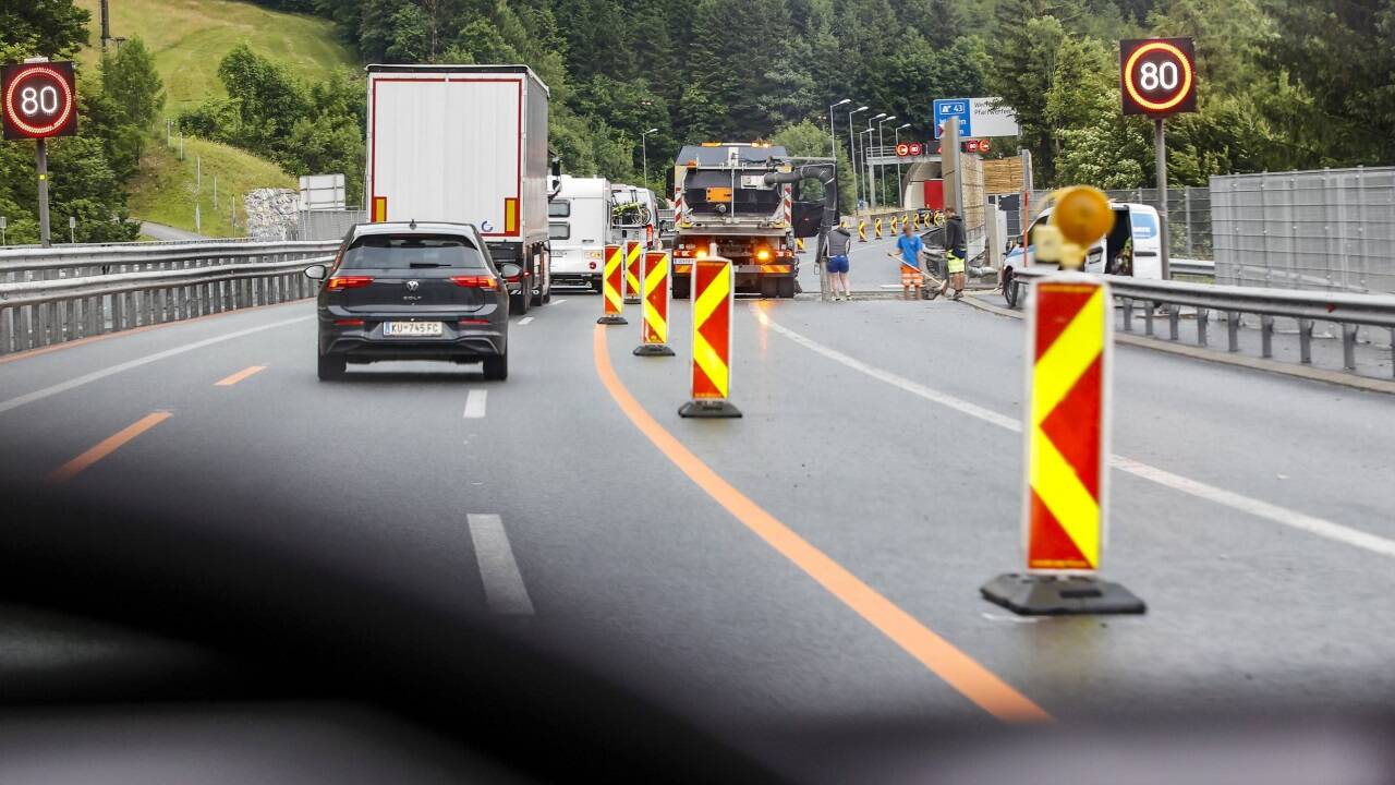 Die Sanierung der Autobahntunnel sorgt für kilometerlange Staus und jede Menge Zeitverlust.  