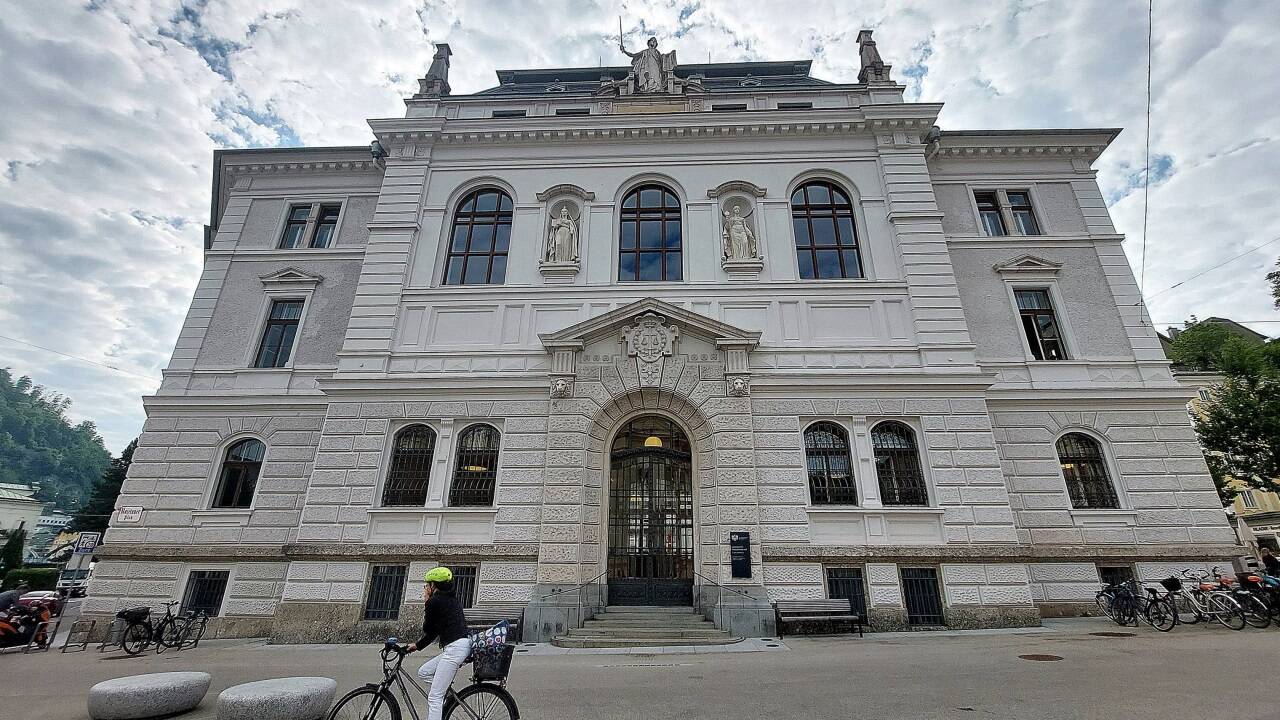 Der Prozess gegen die sechs Syrer wegen gewerbsmäßiger Schlepperei im Rahmen einer kriminellen Vereinigung findet am Landesgericht Salzburg statt.  