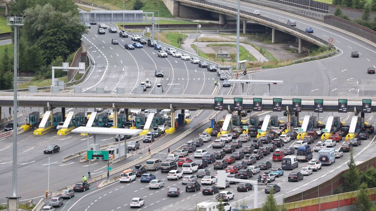 Die Mautstelle im Lungau ist ein einträgliches Geschäft. Gut möglich, dass der Lkw-Verkehr künftig stärker zur Kasse gebeten wird. Die Mautstelle im Lungau ist ein einträgliches Geschäft. Gut möglich, dass der Lkw-Verkehr künftig stärker zur Kasse gebeten wird.