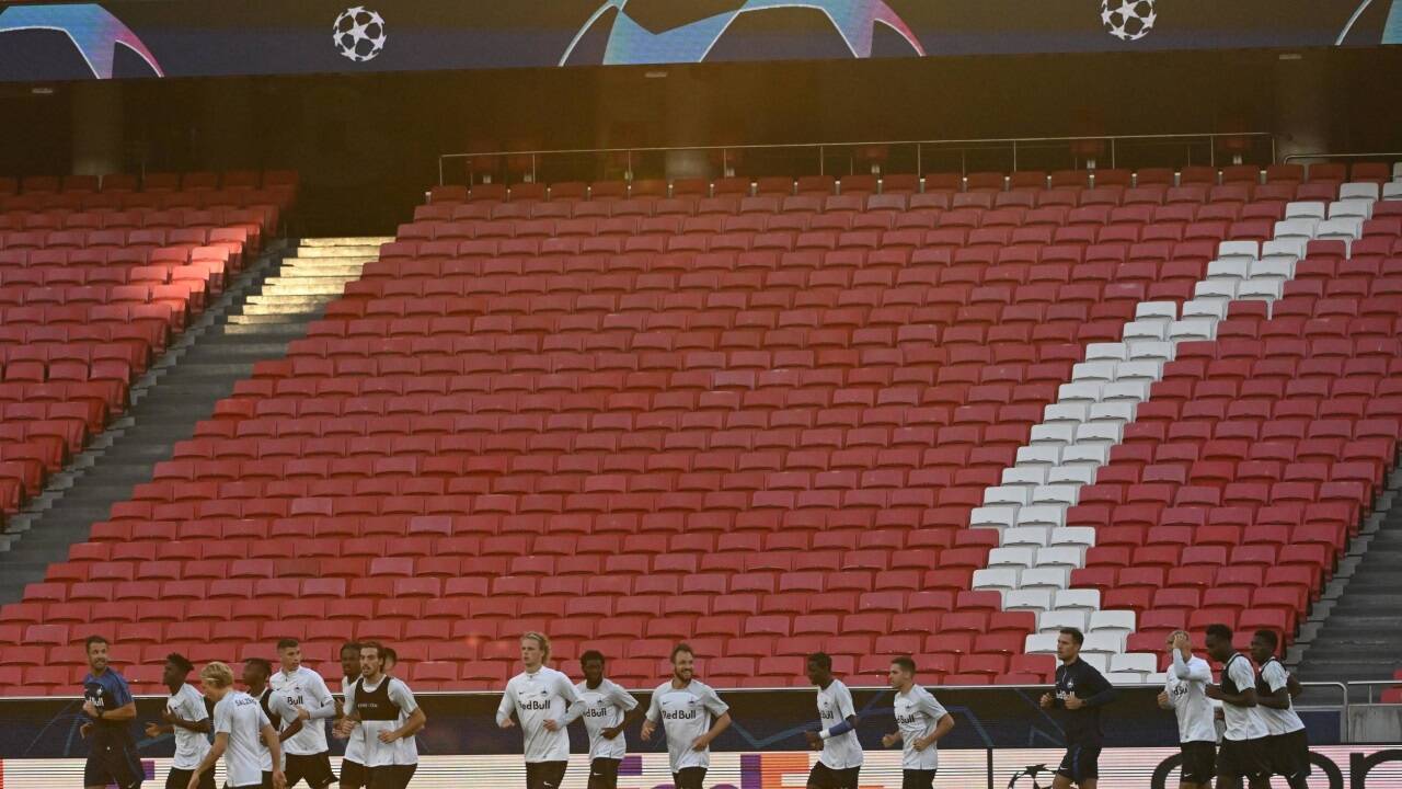 Abschlusstraining im 60.000 Zuschauer fassenden Estádio da Luz. 