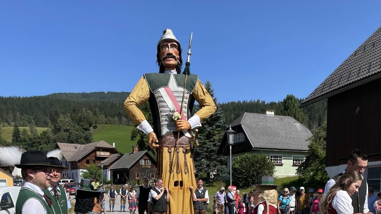 Nach einem intensiven Vereinsjahr begibt sich der Wöltinger Samson jetzt in den Winterschlaf.  Bilder:  
