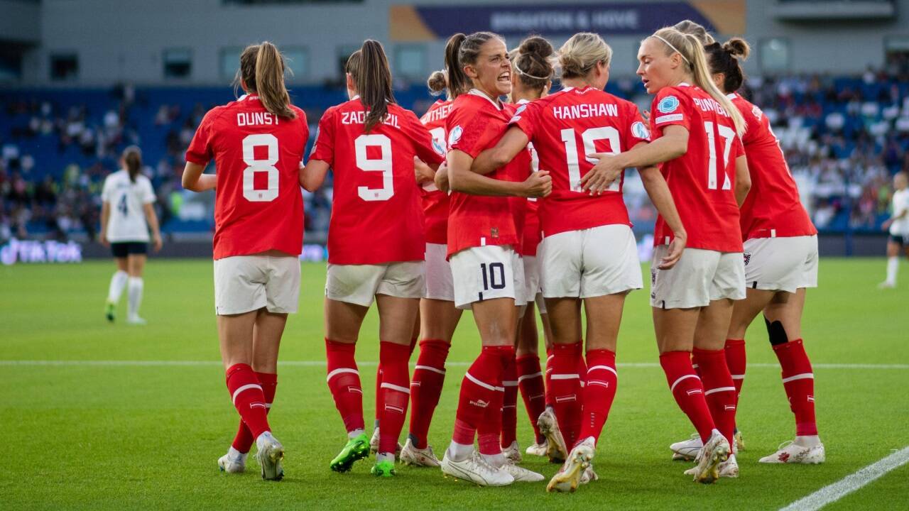 Laura Feiersinger und Co. erwartet ein komplizierter Weg zur EURO 2025.  
