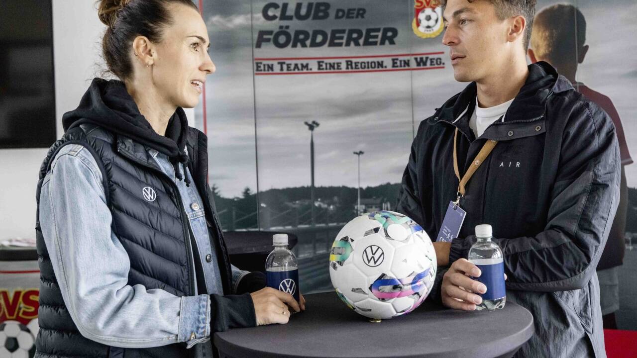 Viktoria Schnaderbeck und Julian Baumgartlinger zu Gast in Seekirchen.  