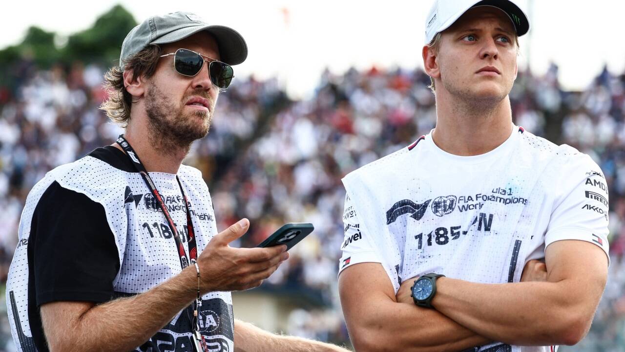 Sebastian Vettel (links) und Mick Schumacher in Suzuka. 