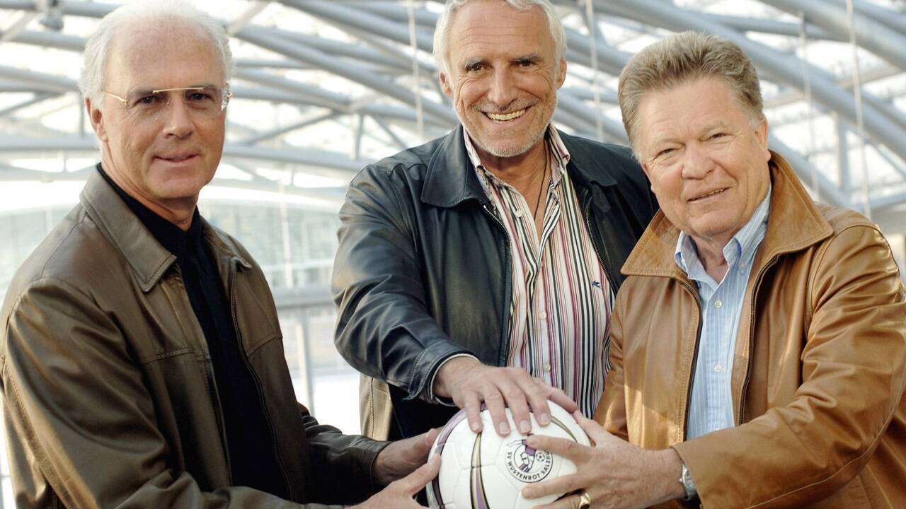2005 wurde aus Austria Salzburg der FC Red Bull Salzburg: „Kaiser“ Franz Beckenbauer gab Red-Bull-Gründer Dietrich Mateschitz und dem damaligen Austria-Präsidenten Rudi Quehenberger seinen Segen. 