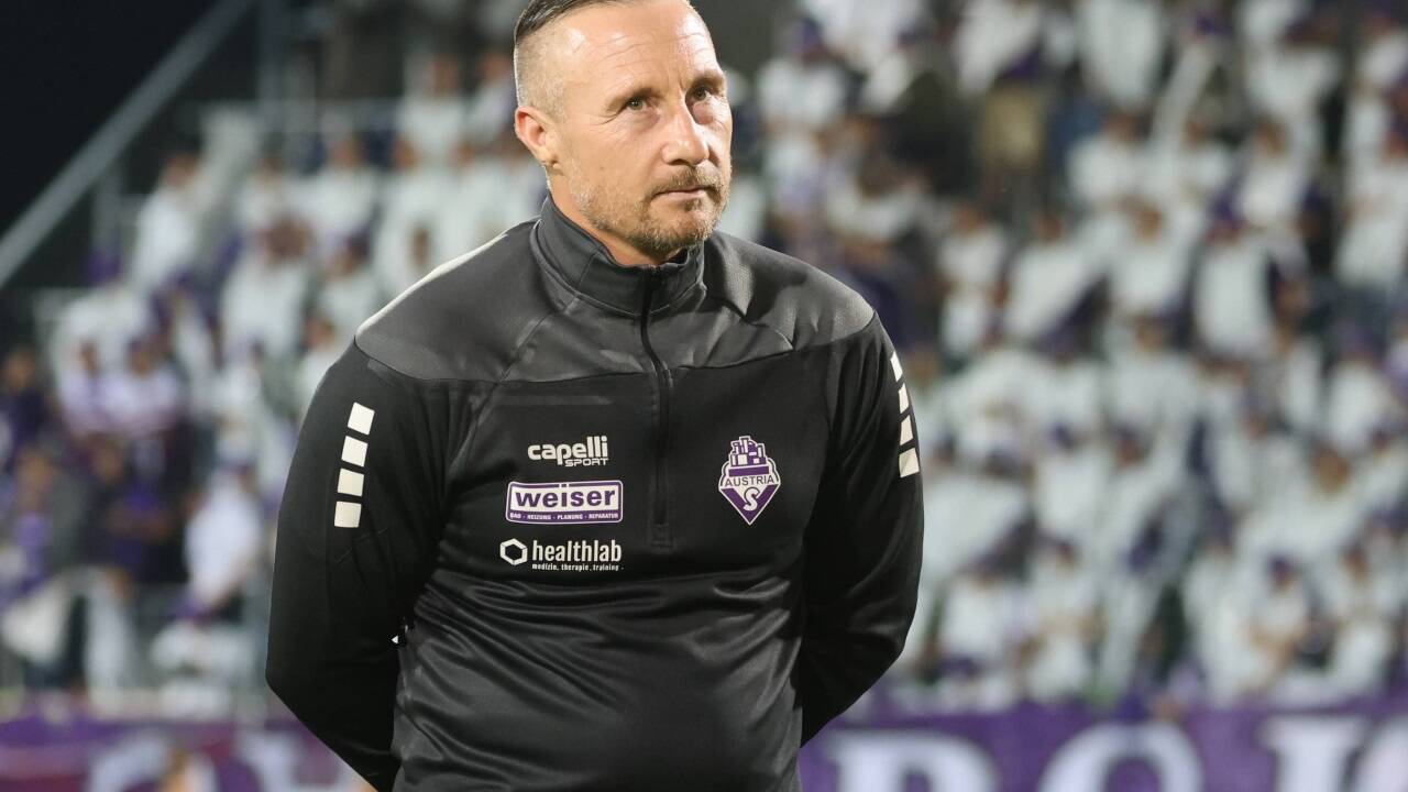 Austria-Trainer Christian Schaider stellte das System um, agierte mit einer Fünferkette. 