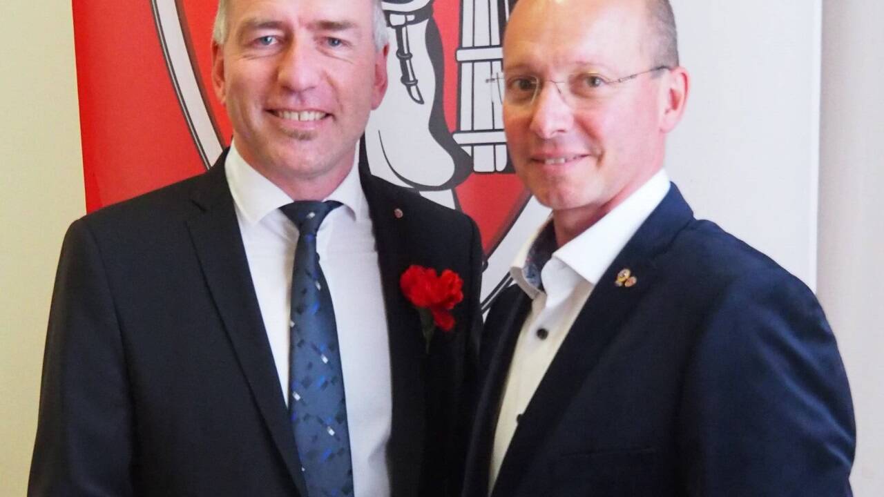 Ex-Stadtrat Harald Wasserbacher (hier bei seiner Angelobung 2019), im Bild mit Bürgermeister Alexander Stangassinger (SPÖ). 