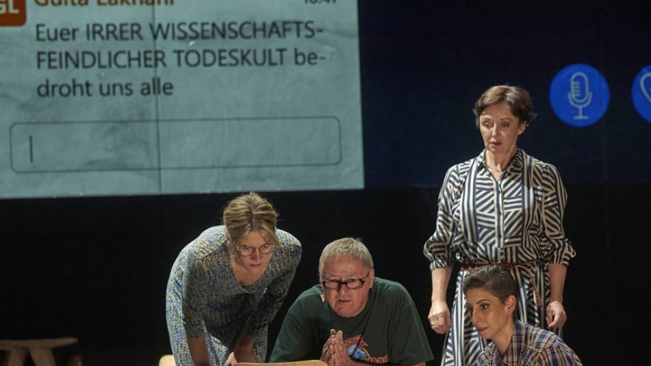 Lilith Hässle, Markus Hering, Regina Fritsch und Zeynep Buyraç 
