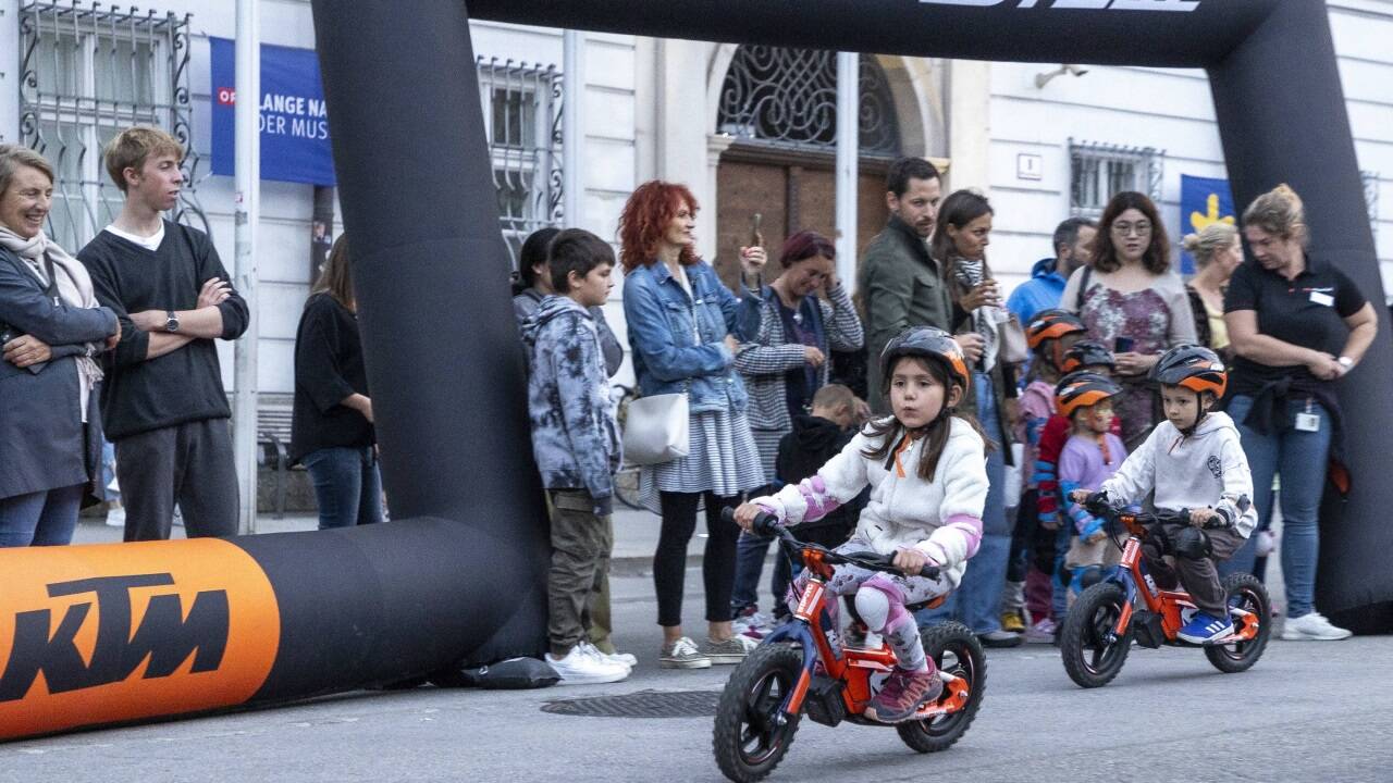 Für die Kleinen gab es einen E-Balance-Parcours.   Für die Kleinen gab es einen E-Balance-Parcours.