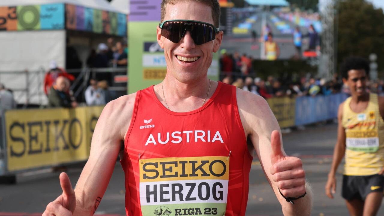 Peter Herzog im Ziel.  
