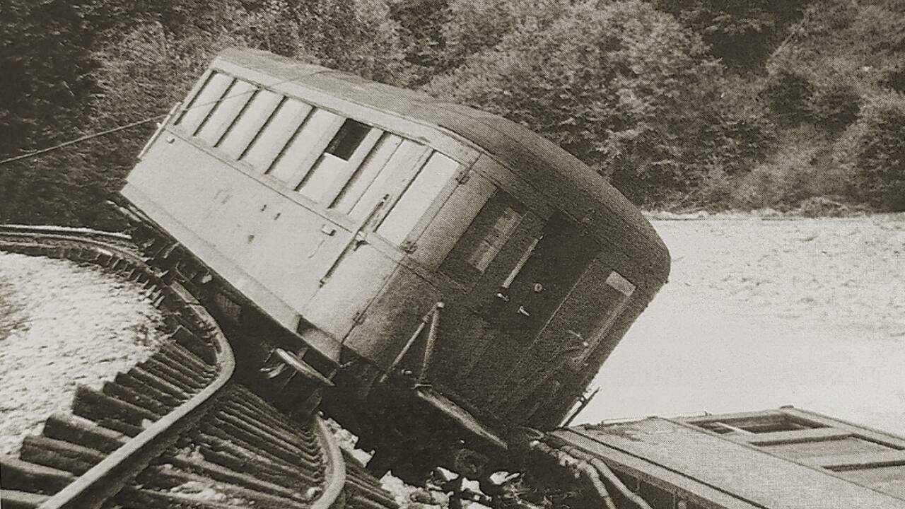 1949 stürzte bei Wald ein Zug in die Salzach. Der Lokführer starb. 
