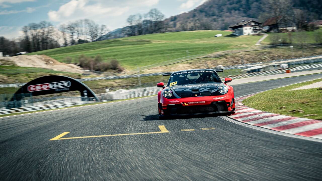 Auch nach 2025 werden Rennautos auf dem Salzburgring fahren. Auch nach 2025 werden Rennautos auf dem Salzburgring fahren.