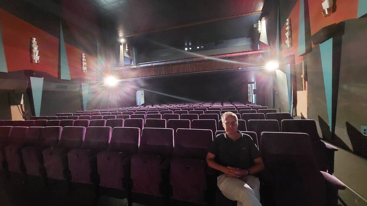 Viktor Mayer-Schönberger im Saal des Kinos. 
