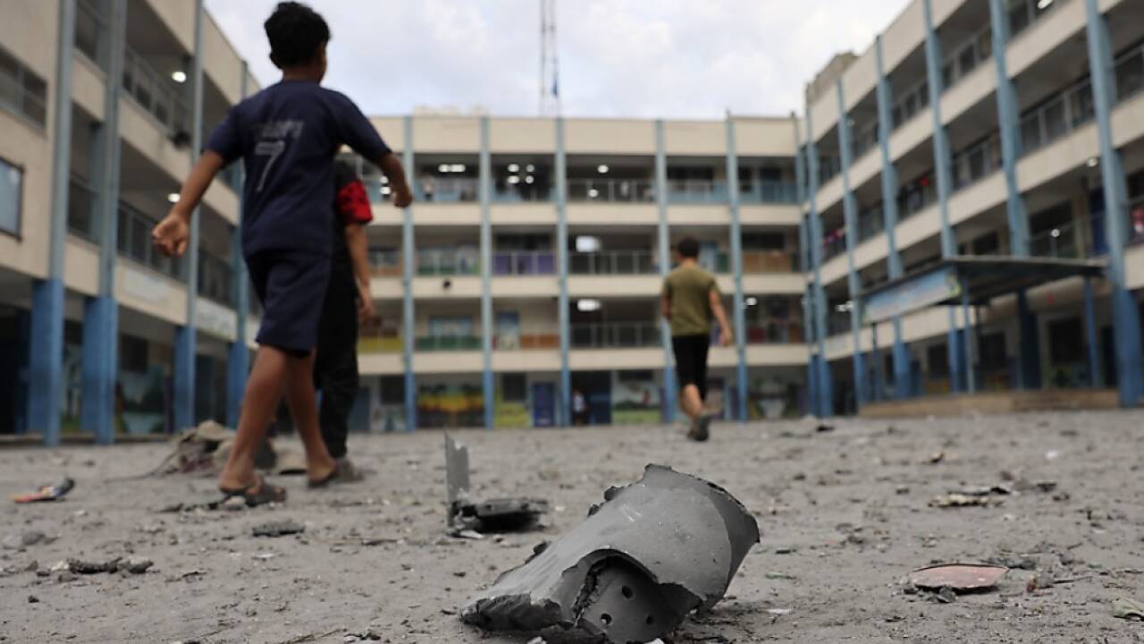 Viele im Gazastreifen suchen in UNRWA-Schulen Zuflucht 