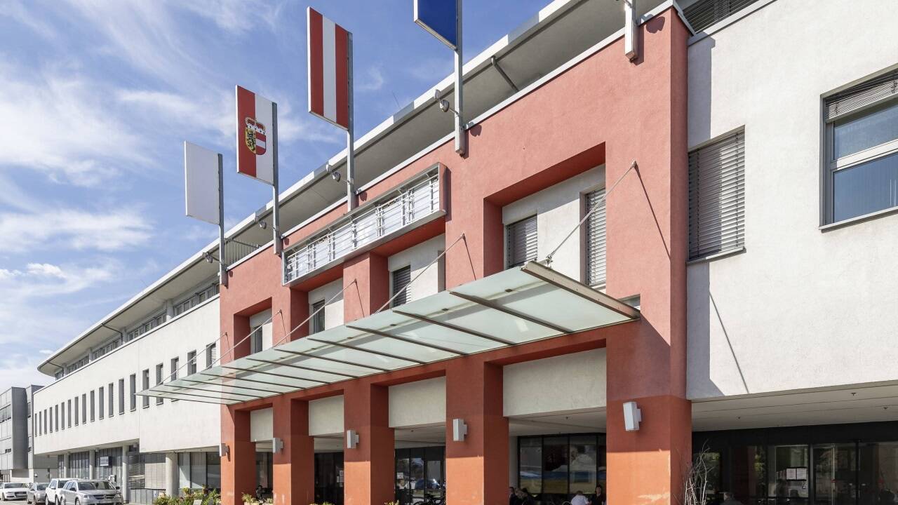 Bis 2032 möchte das Land Salzburg das ehemalige Hotel in Wals-Himmelreich anmieten.  