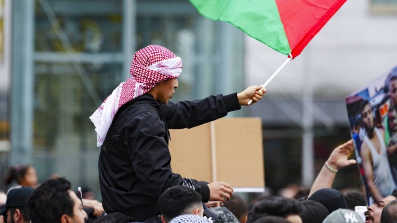 Darf man das? Und darf man das zulassen? Darf man das? Und darf man das zulassen?