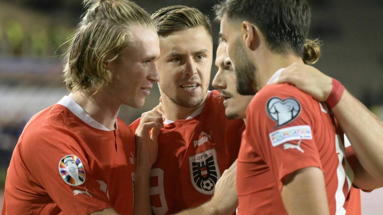 Patrick Wimmer (links) und Co. bejubeln das 1:0.  