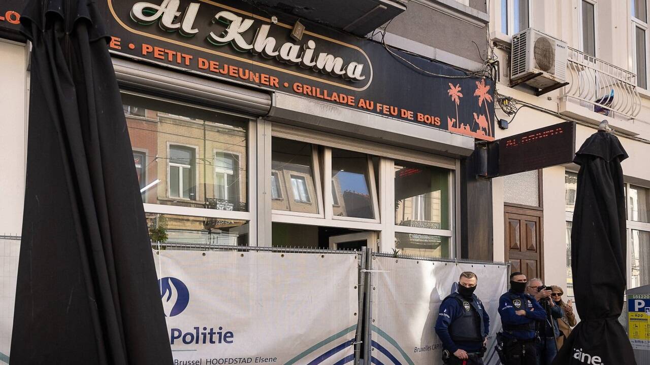 In diesem Café wurde der Verdächtige von der Polizei angeschossen, er starb später. 