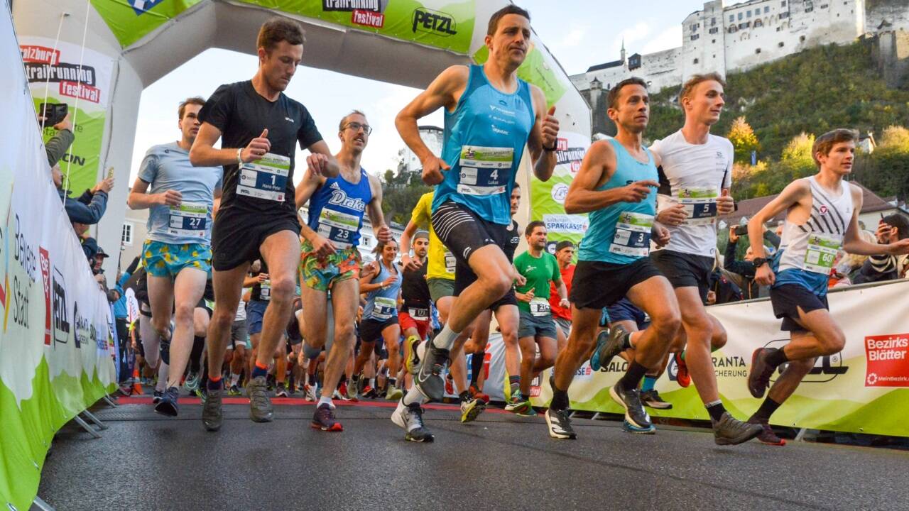 Start auf dem Kapitelplatz: Im Vorjahr war Lukas Hollaus (Mitte) der schnellste Trailrunner.  