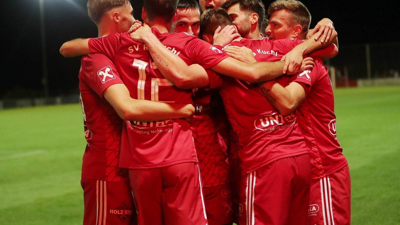 Kuchl jubelt über den Herbstmeistertitel. 