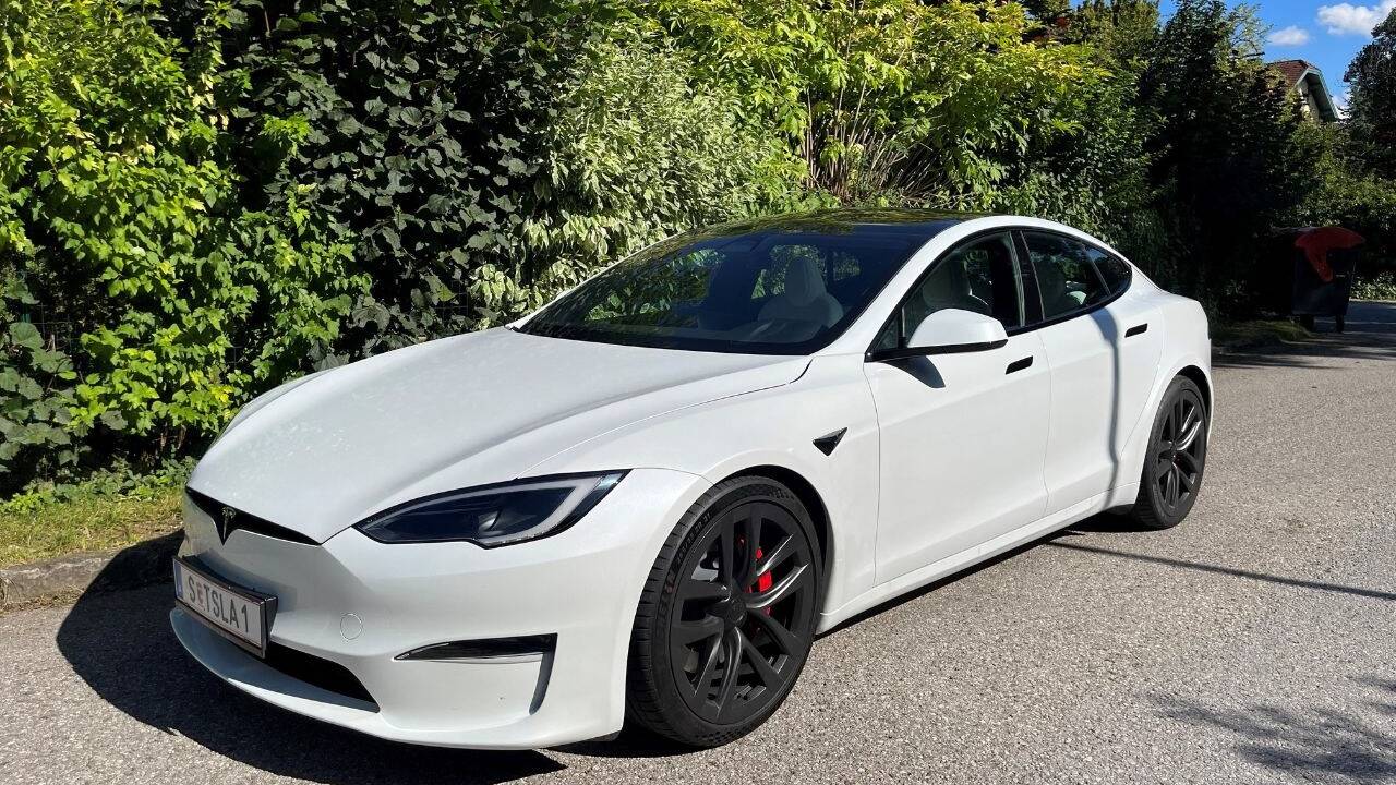Das Tesla Model S ist ein ganzes Wolfsrudel in Schafspelzen. Das Tesla Model S ist ein ganzes Wolfsrudel in Schafspelzen.