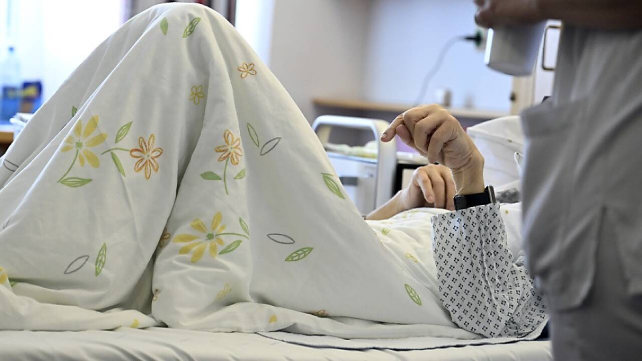 Im Vergleich zu Vor-Corona-Zeiten müssen immer weniger Menschen ins Spital 