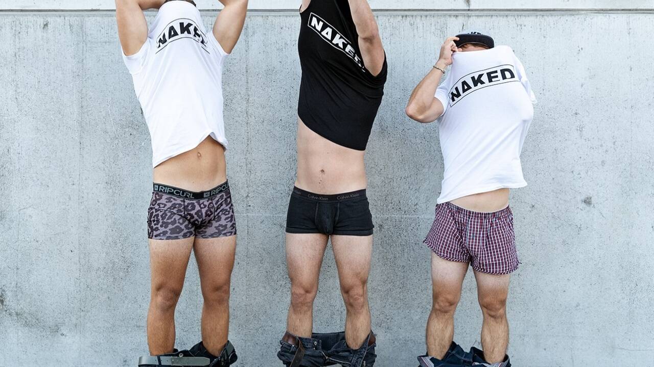 Philipp Scholler, Christoph Fink, Florian Pflanzl sind die drei Gründer von Naked Optics. Hier mit strammen Skifahrerwadln ... 