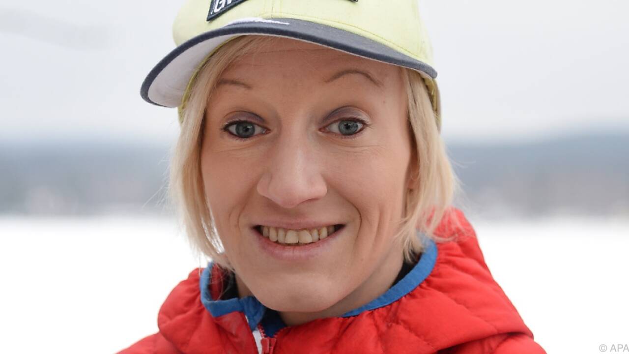 Daniela Iraschko-Stolz macht nicht nur auf der Schanze eine gute Figur.  