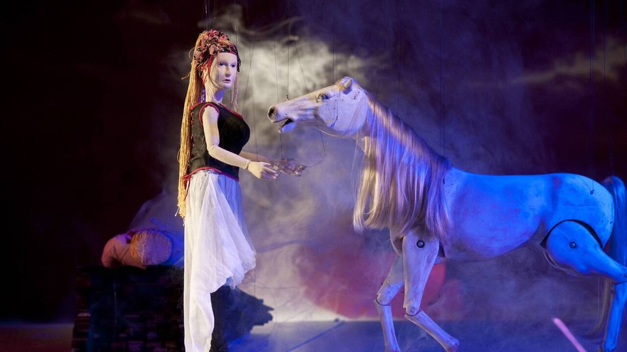 Siegfried, das Waldvöglein und der Riese in „Ring des Nibelungen“  Siegfried, das Waldvöglein und der Riese in „Ring des Nibelungen“