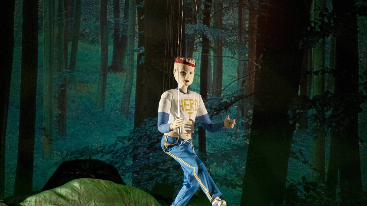 Siegfried, das Waldvöglein und der Riese in „Ring des Nibelungen“  Siegfried, das Waldvöglein und der Riese in „Ring des Nibelungen“