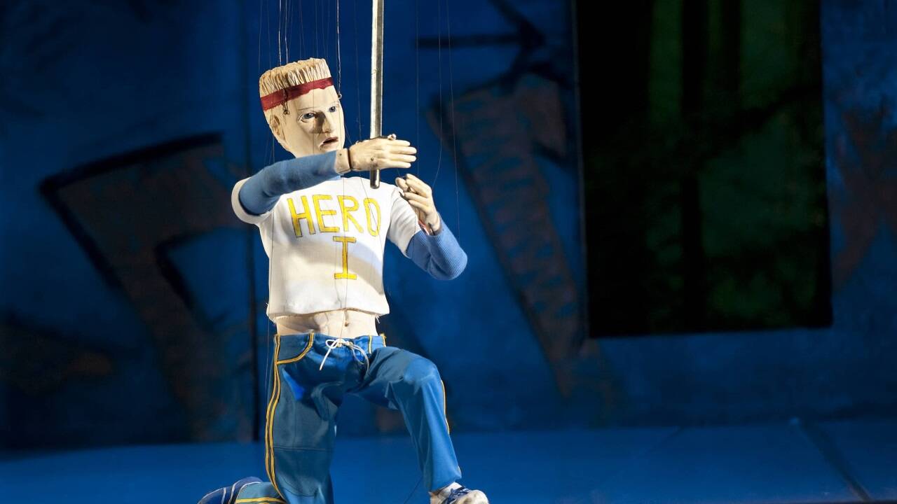 Siegfried, das Waldvöglein und der Riese in „Ring des Nibelungen“  Siegfried, das Waldvöglein und der Riese in „Ring des Nibelungen“