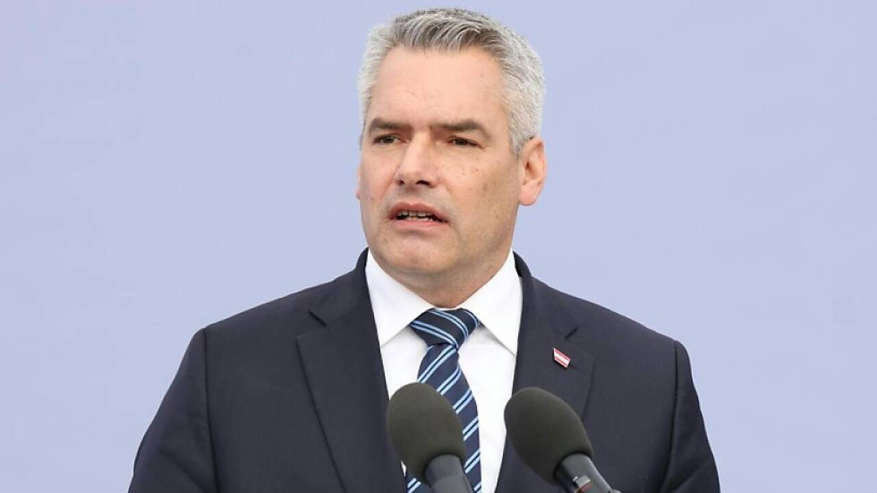 Nehammer erinnerte am Nationalfeiertag an die gegenwärtigen Krisen 