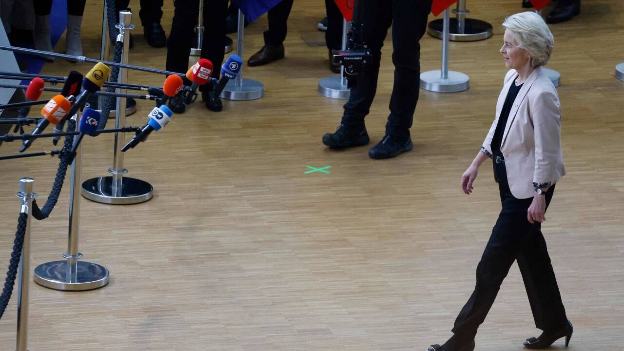 Kommissionspräsidentin Ursula von der Leyen forderte beim Migrationsthema Fortschritt ein – auch im Lichte der jüngsten Terroranschläge in Belgien und Frankreich. Kommissionspräsidentin Ursula von der Leyen forderte beim Migrationsthema Fortschritt ein – auch im Lichte der jüngsten Terroranschläge in Belgien und Frankreich.