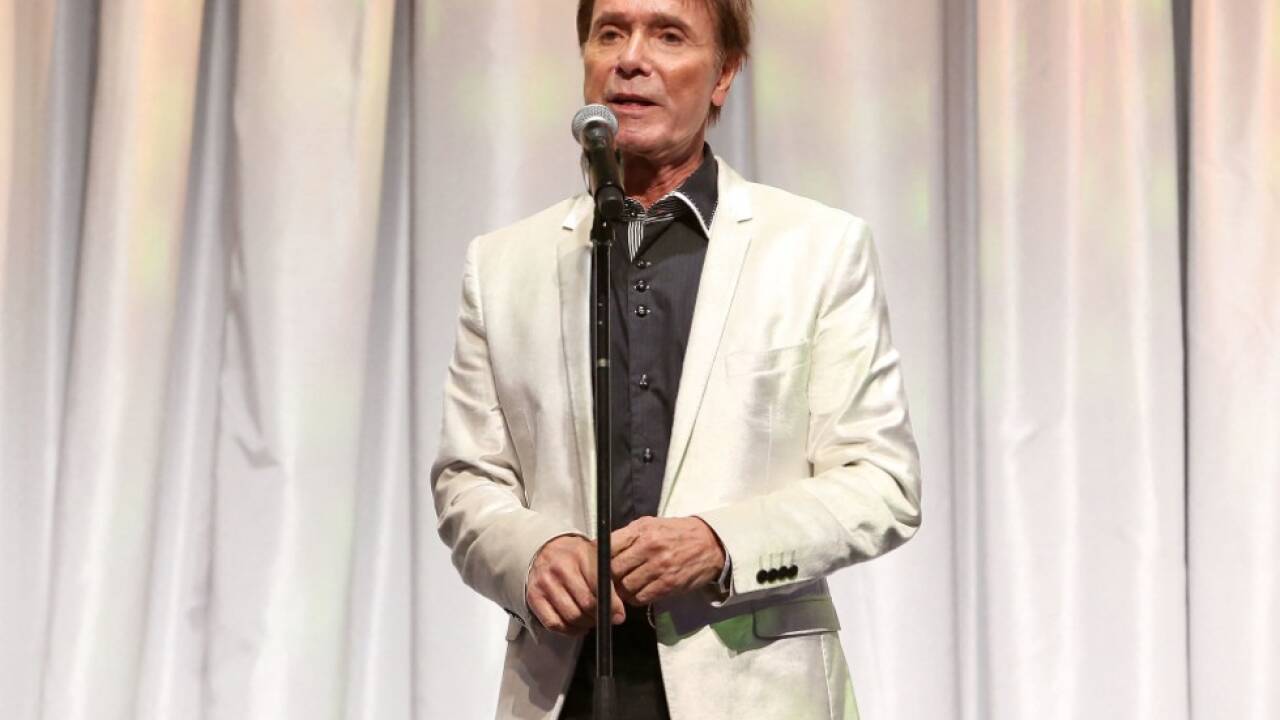 Cliff Richard poliert alte Songs mit Orchestersounds auf SN.at