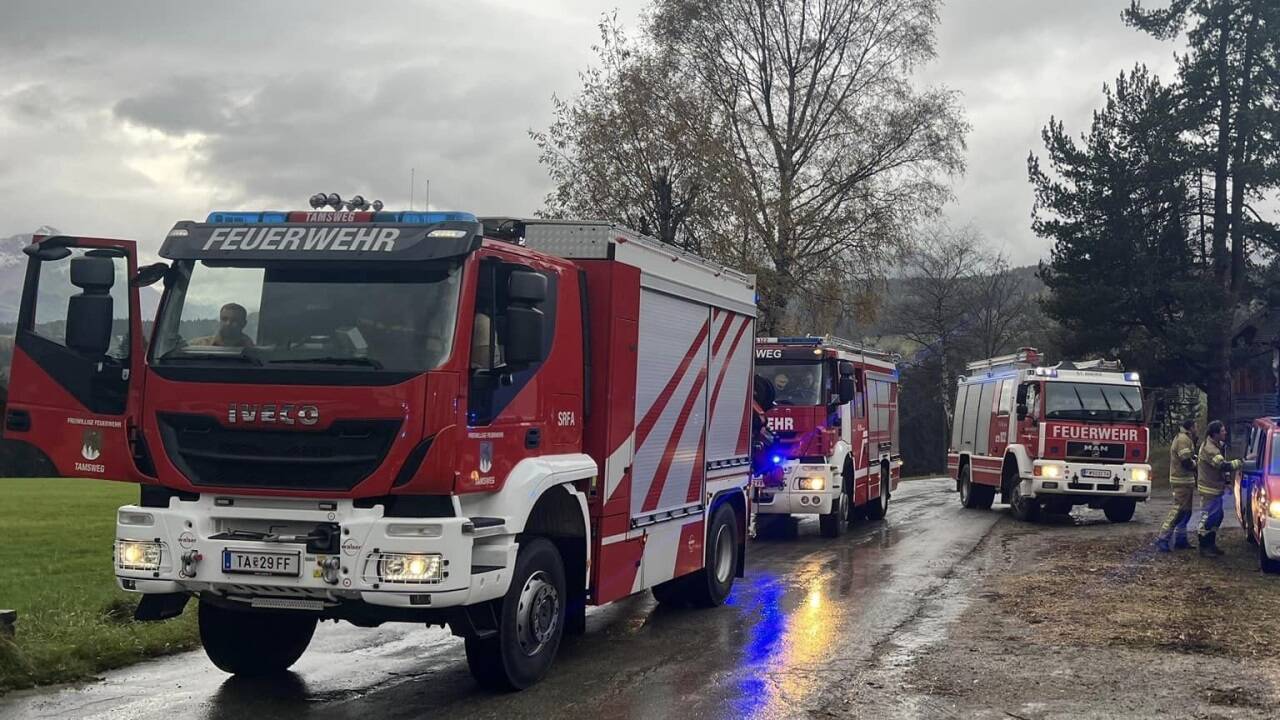 Bilder vom Einsatz Donnerstagnachmittag: Feuerwehr, Rettung, Polizei und Bergrettung rückten aus.  