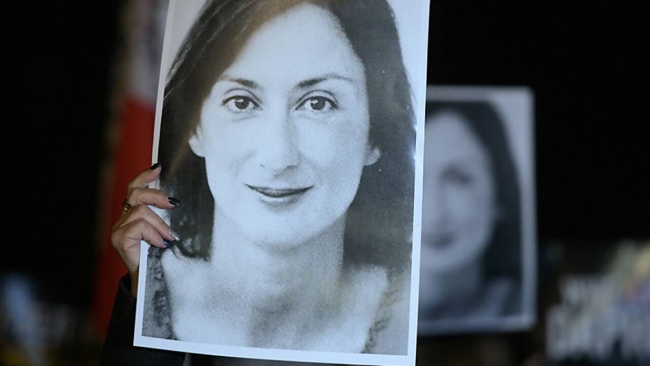 Das Stück erinnert an die ermordete Journalistin Daphne Caruana Galizia 