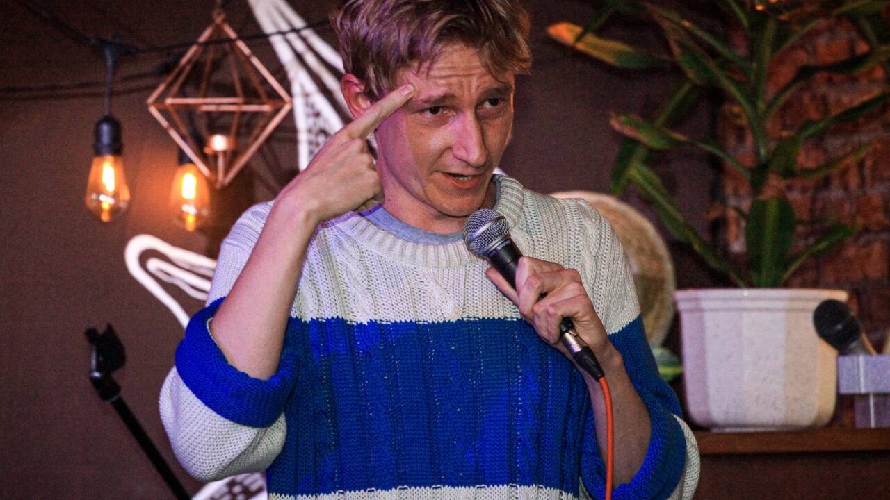 Der Kanadier Jon Parnell veranstaltet in Salzburg-Lehen das beliebte Pubquiz.  