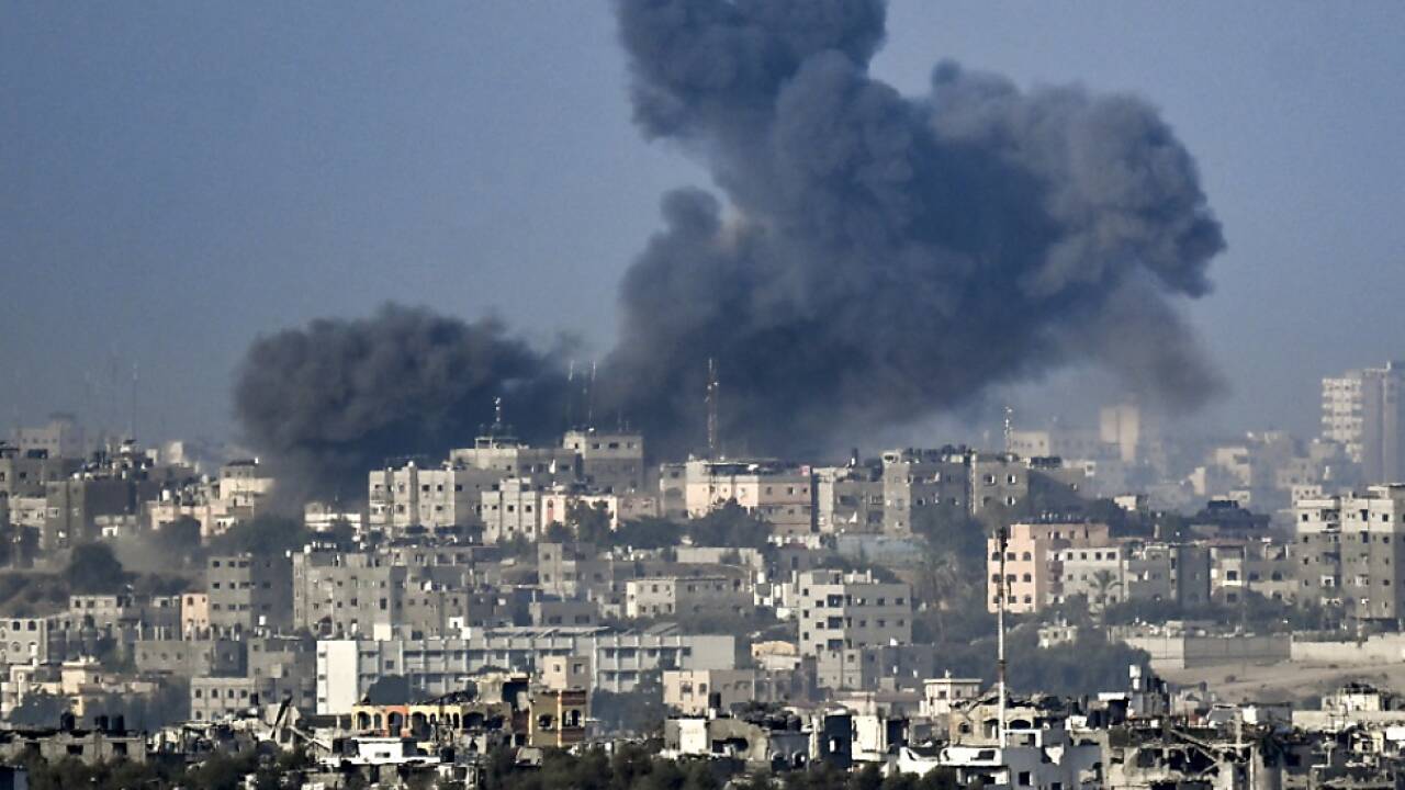 Luftangriffe des israelischen Militärs im Gazastreifen Luftangriffe des israelischen Militärs im Gazastreifen