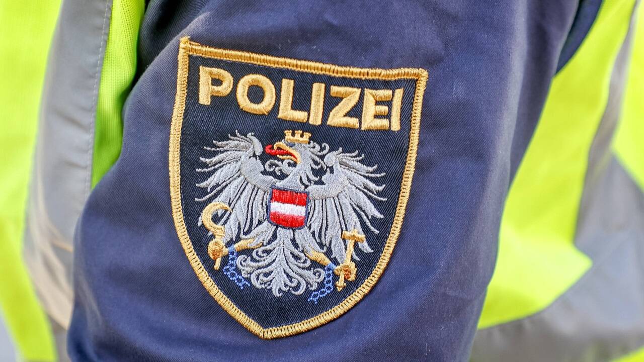 Niederrhein Polizei Fasst 18 Jährigen Nach Droh E Mail Gegen Schule - ltpyvye