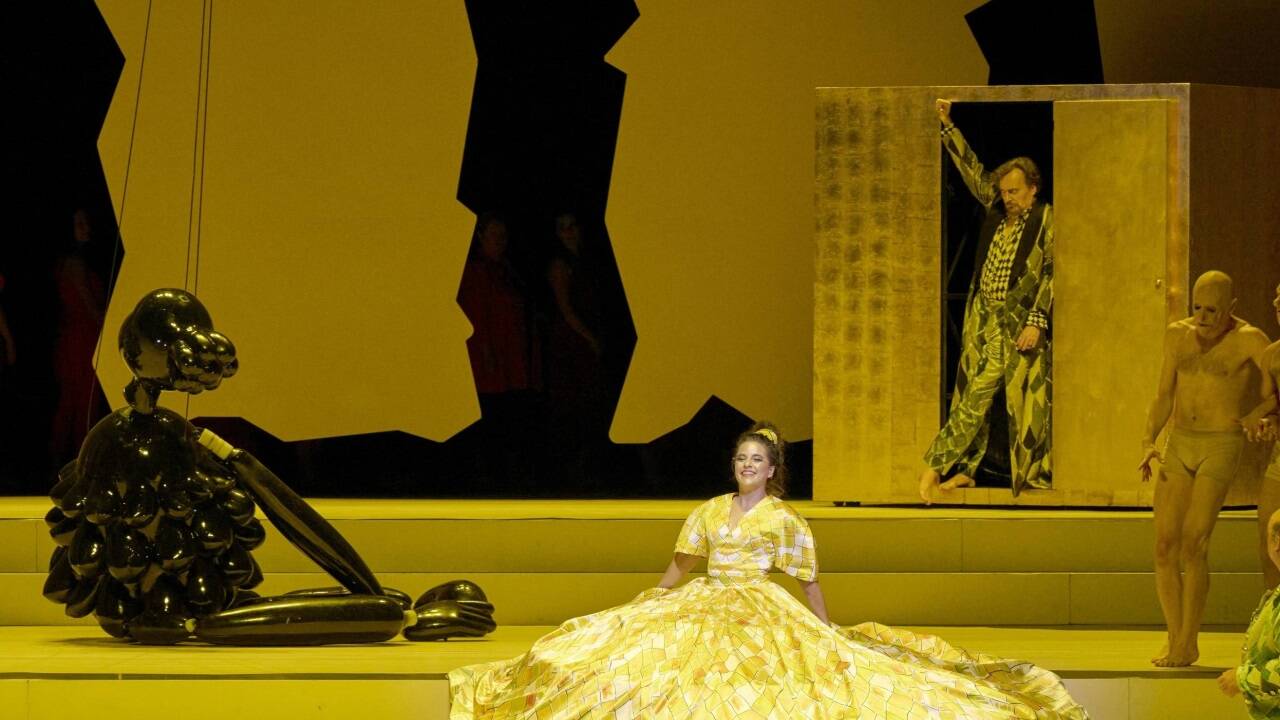 „Le Grand Macabre“, die (aber)witzige Oper von György Ligeti, wurde an der Wiener Staatsoper gefeiert: Ein Meisterwerk, furios und grotesk.  „Le Grand Macabre“, die (aber)witzige Oper von György Ligeti, wurde an der Wiener Staatsoper gefeiert: Ein Meisterwerk, furios und grotesk.