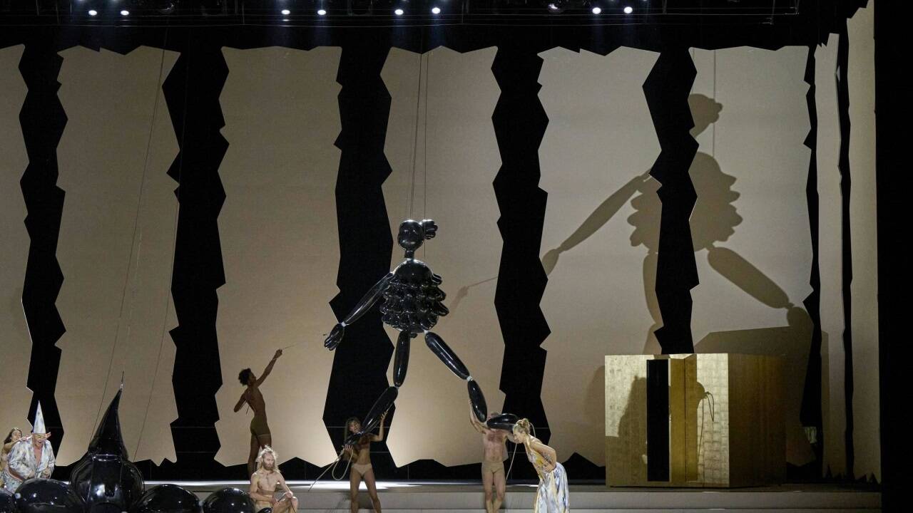 „Le Grand Macabre“, die (aber)witzige Oper von György Ligeti, wurde an der Wiener Staatsoper gefeiert: Ein Meisterwerk, furios und grotesk.  „Le Grand Macabre“, die (aber)witzige Oper von György Ligeti, wurde an der Wiener Staatsoper gefeiert: Ein Meisterwerk, furios und grotesk.