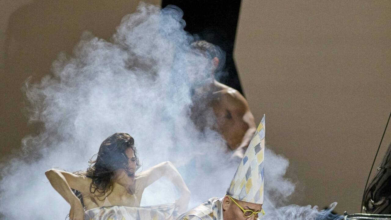 „Le Grand Macabre“, die (aber)witzige Oper von György Ligeti, wurde an der Wiener Staatsoper gefeiert: Ein Meisterwerk, furios und grotesk.  „Le Grand Macabre“, die (aber)witzige Oper von György Ligeti, wurde an der Wiener Staatsoper gefeiert: Ein Meisterwerk, furios und grotesk.