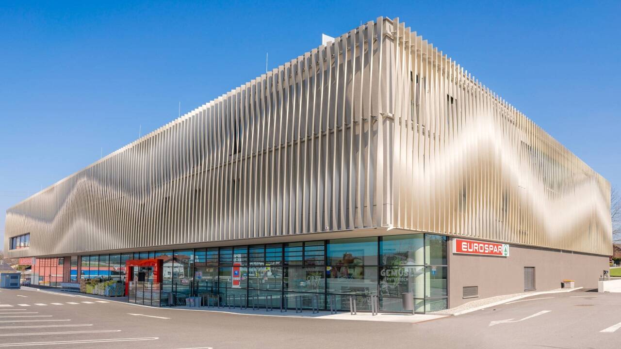 Investmentprojekt in Eugendorf mit Gewerbe, Wohnungen, Büros und Fitnessstudio. 