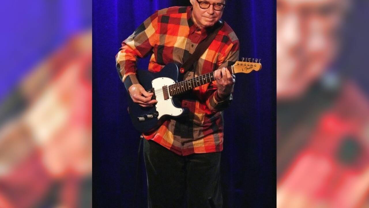 Bill Frisell bei seinem einzigen Österreich-Auftritt im Jazzit. 