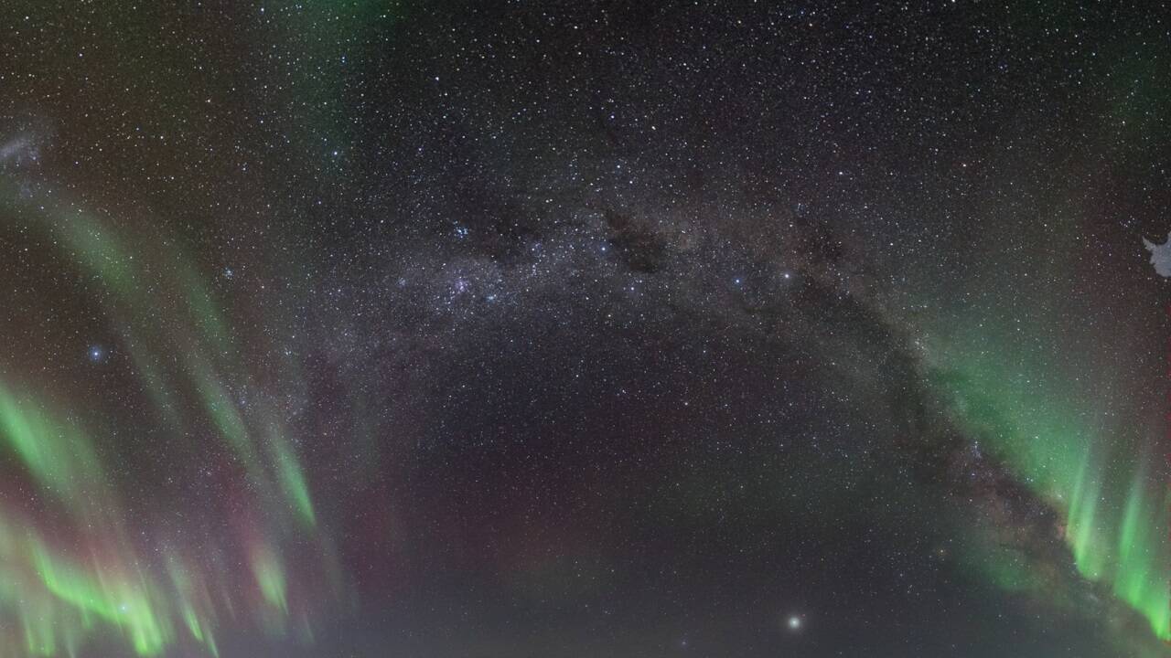 Speziell die langen Nächte in der Antarktis haben Robert Schwarz fasziniert, wie er sagt, „alleine schon wegen der Polarlichter. Es war schade, wenn die Sonne wieder kam.“ 