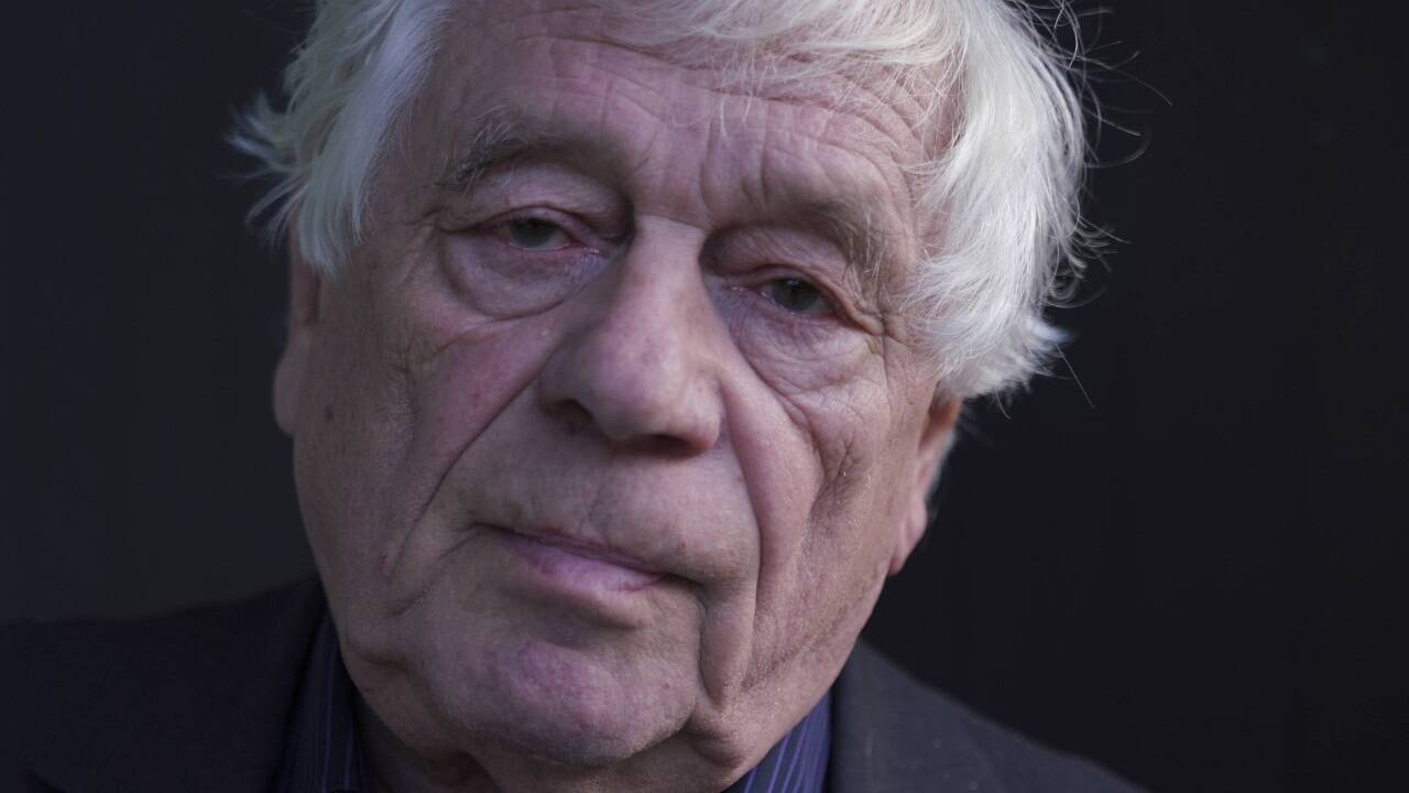 Wolfgang Benz <Schriftwechsel14>ist Antisemitismus-Forscher und einer der profiliertesten Historiker Deutschlands.</Schriftwechsel14> 